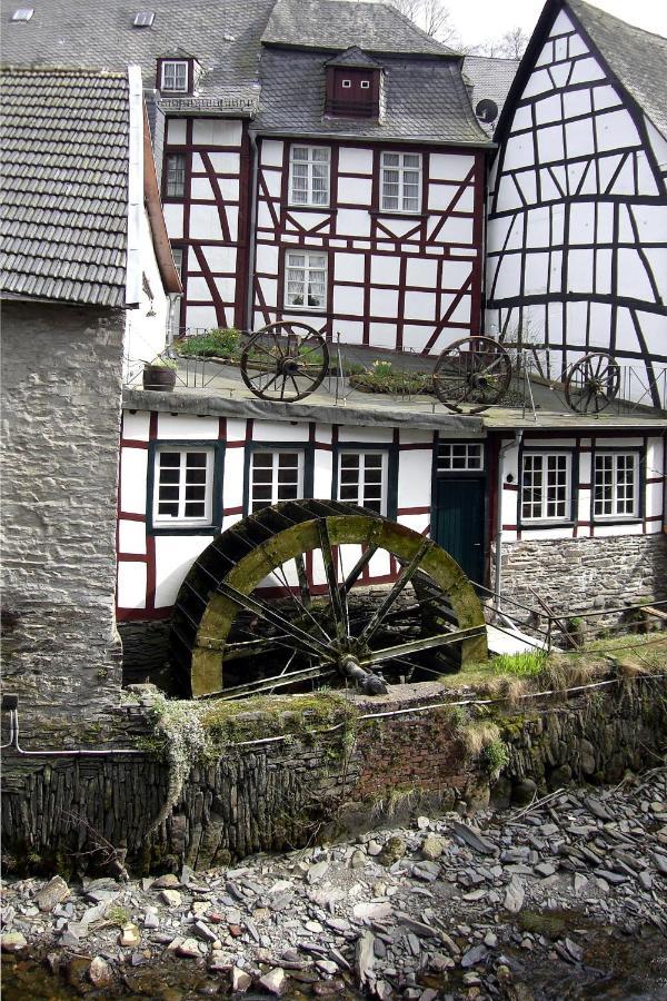 Historisches Haus Im Herzen Von Montjoie Extérieur photo